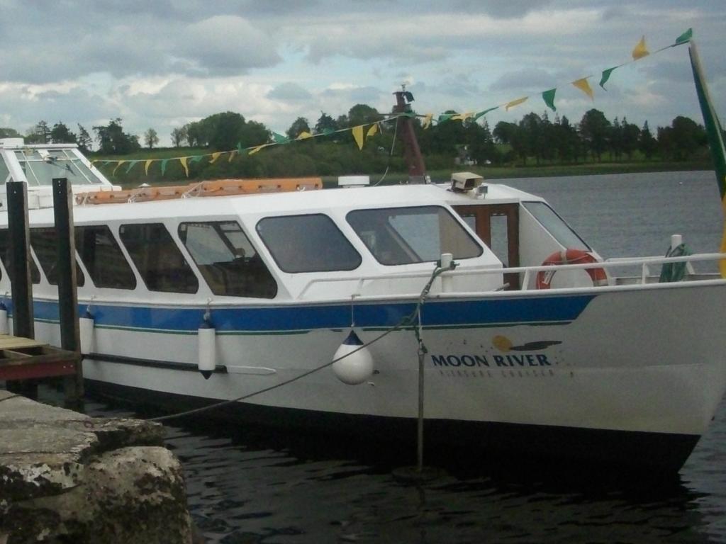 Leitrim Inn Carrick-on-Shannon Exterior photo